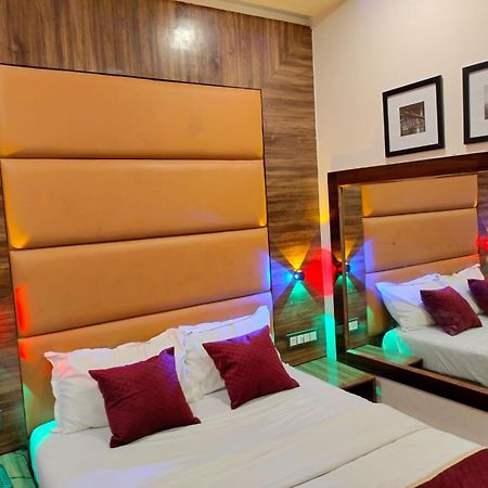 Hotel Blue Wellington - Near Mumbai Airport المظهر الخارجي الصورة