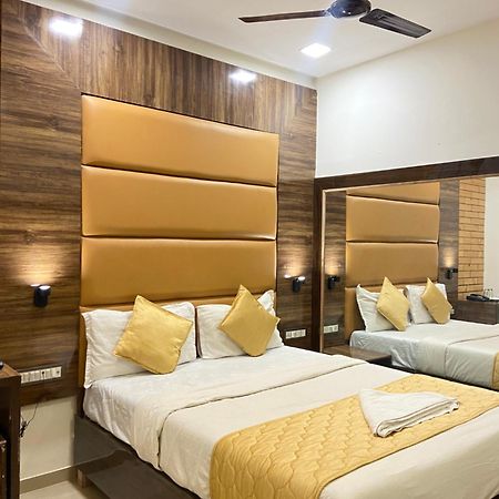 Hotel Blue Wellington - Near Mumbai Airport المظهر الخارجي الصورة