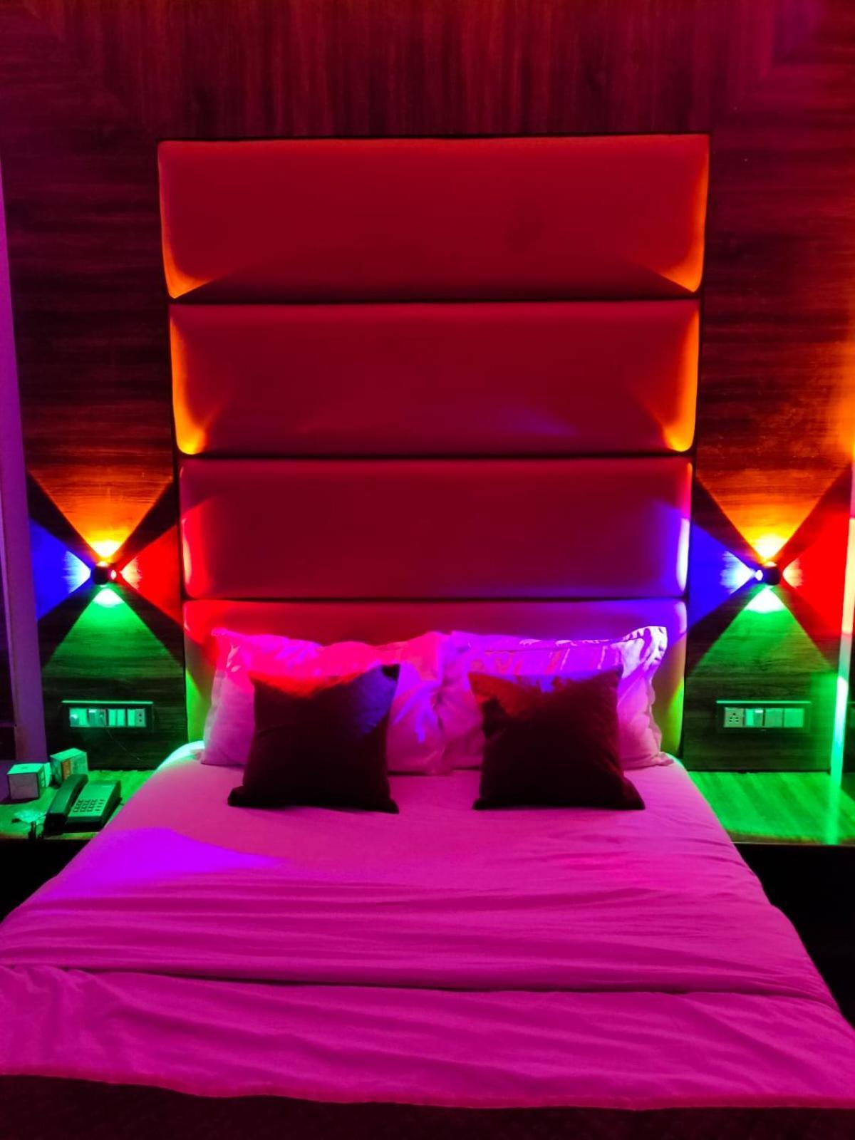 Hotel Blue Wellington - Near Mumbai Airport المظهر الخارجي الصورة