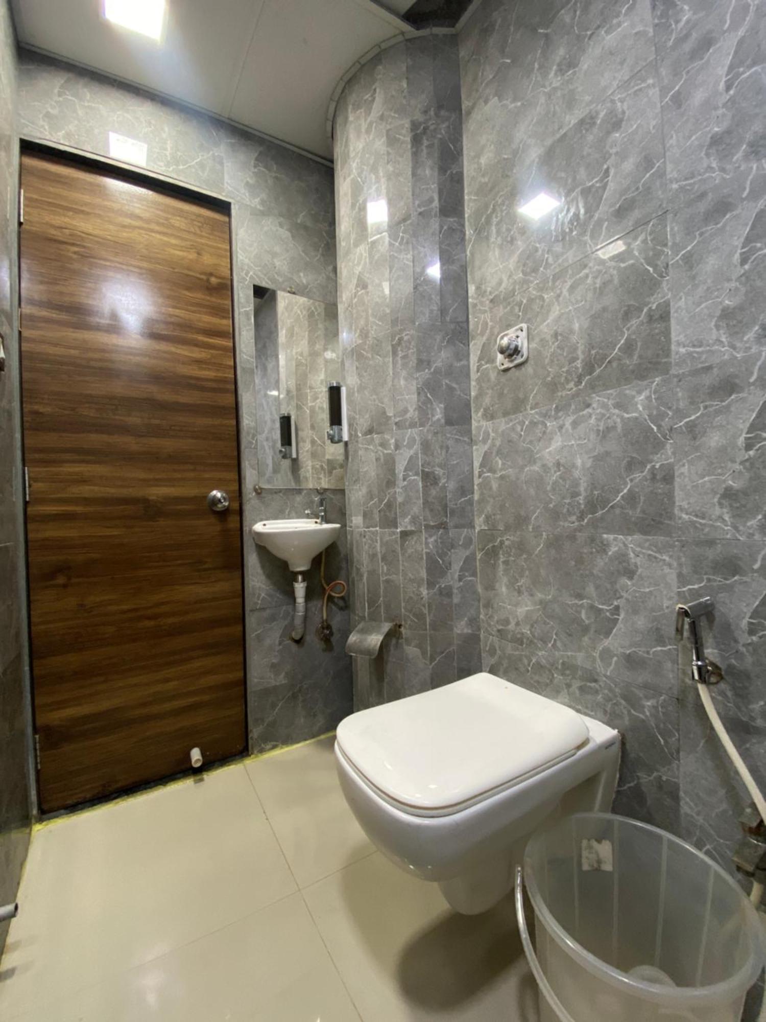 Hotel Blue Wellington - Near Mumbai Airport المظهر الخارجي الصورة