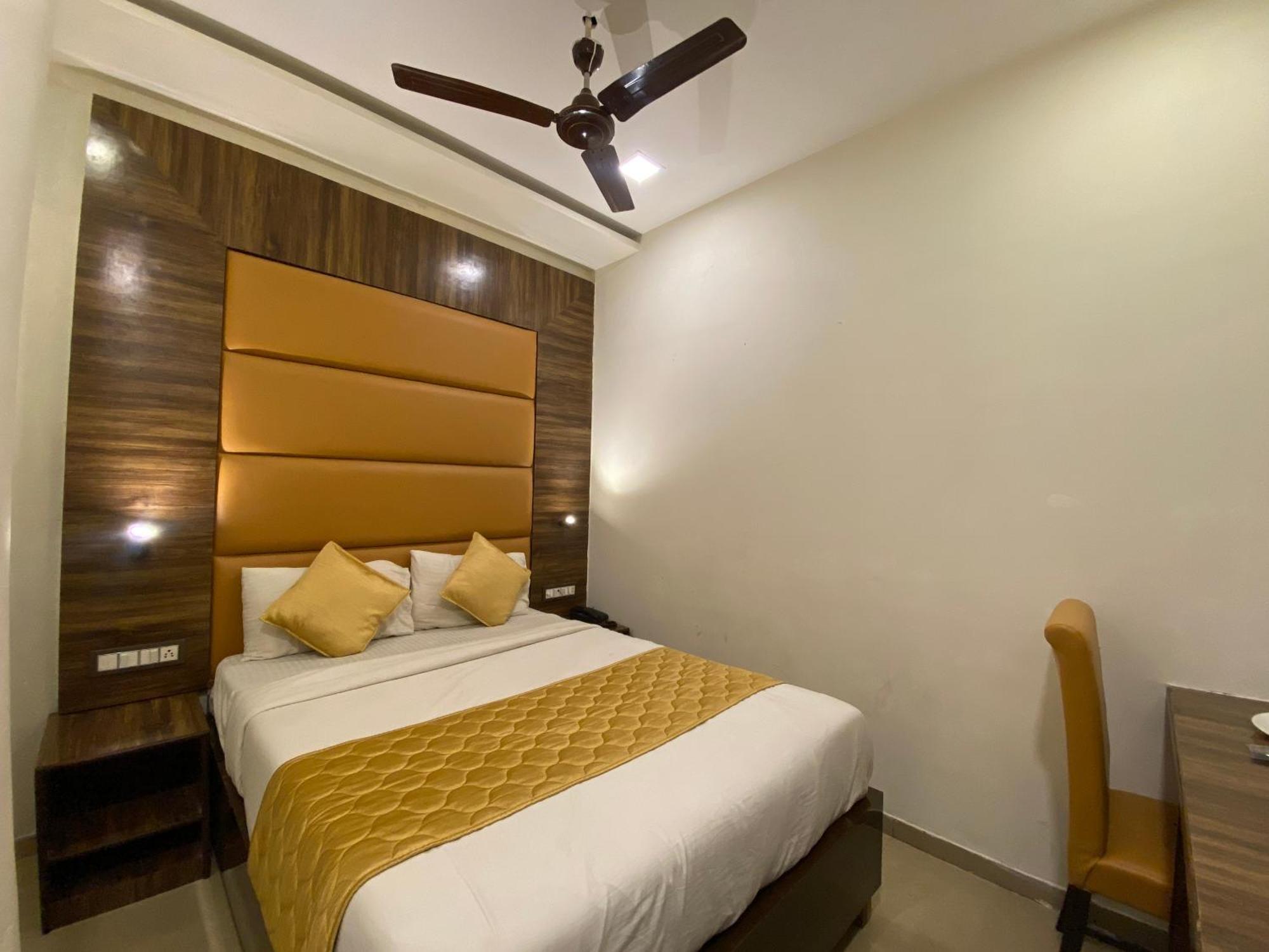 Hotel Blue Wellington - Near Mumbai Airport المظهر الخارجي الصورة