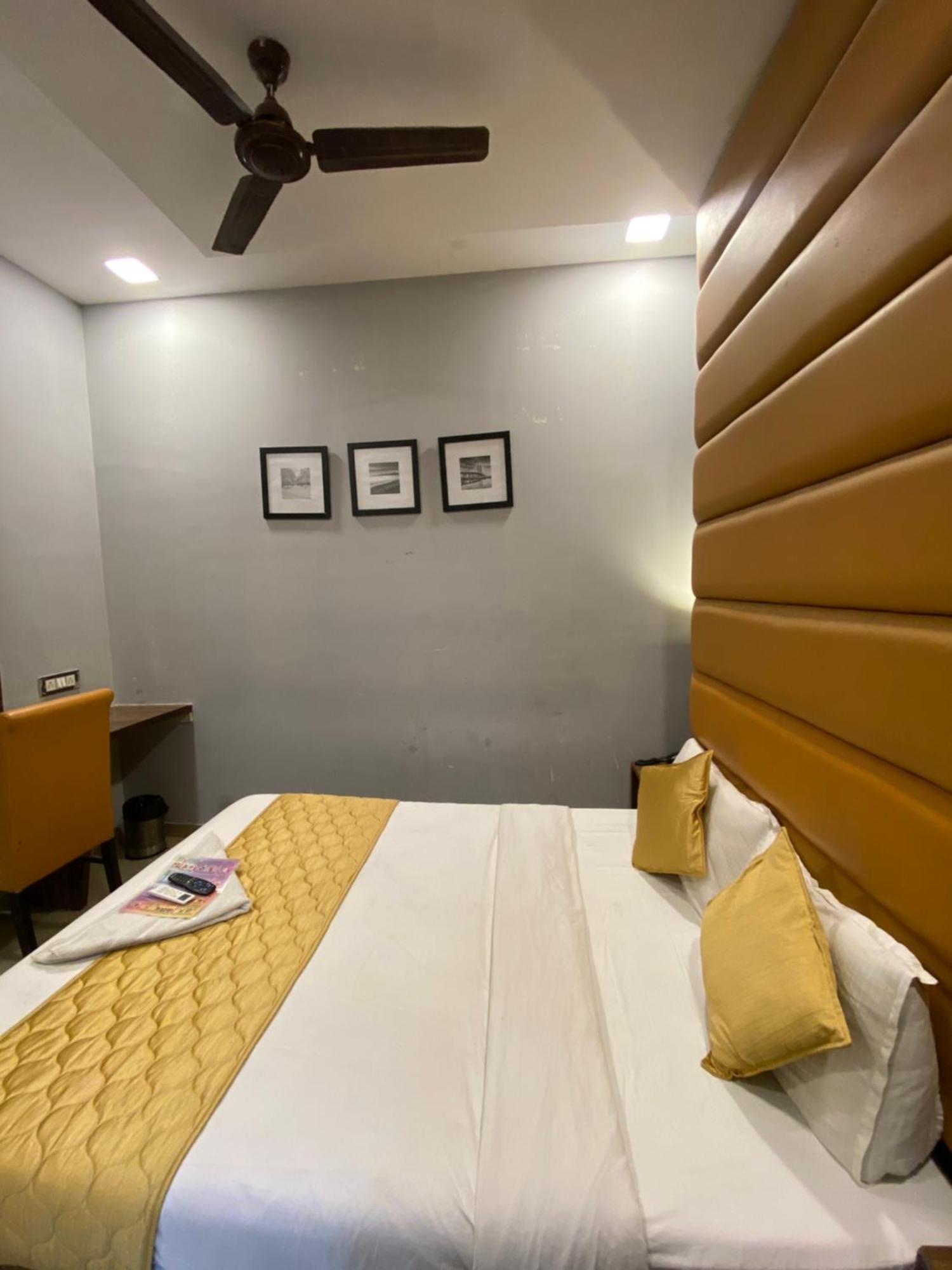 Hotel Blue Wellington - Near Mumbai Airport المظهر الخارجي الصورة