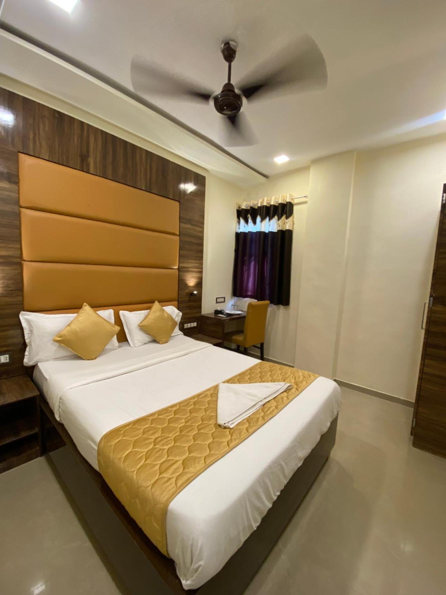 Hotel Blue Wellington - Near Mumbai Airport المظهر الخارجي الصورة