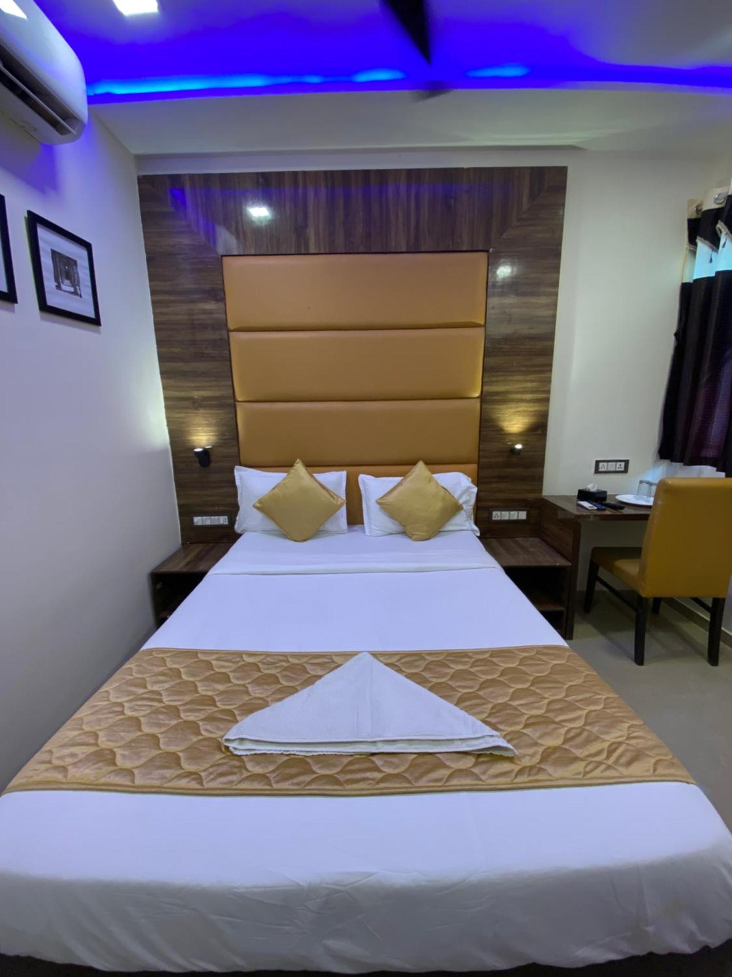 Hotel Blue Wellington - Near Mumbai Airport المظهر الخارجي الصورة