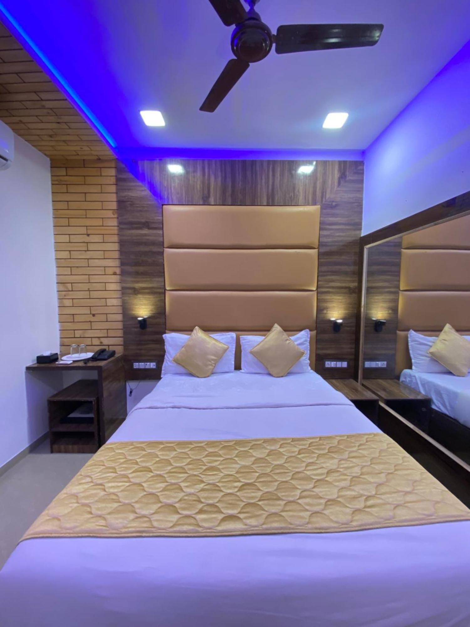 Hotel Blue Wellington - Near Mumbai Airport المظهر الخارجي الصورة